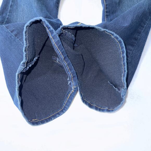 Levi’s Signature Curvy Bootcut Women’s Jeans 12S Dark Wash - Picture 5 of 5